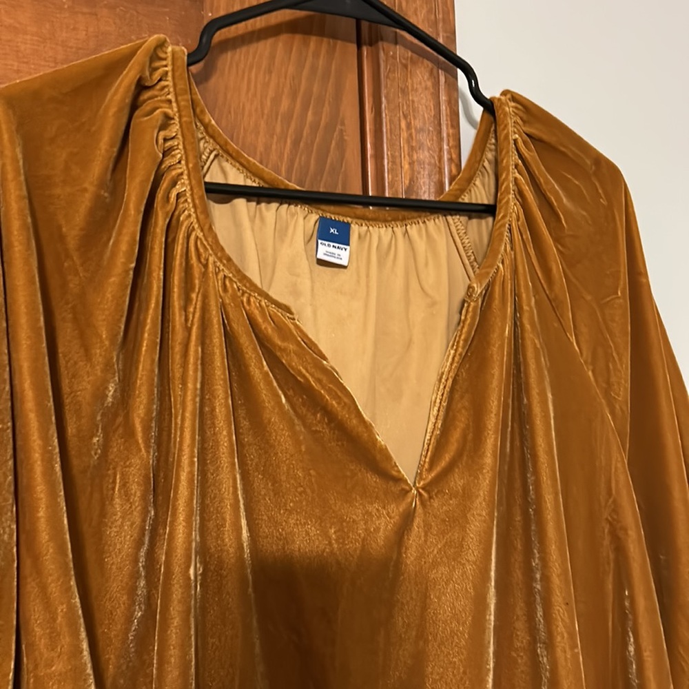 XL Old Navy 100% polyester.burnt orange,velvet short sleeved elastic - Picture 7 of 11